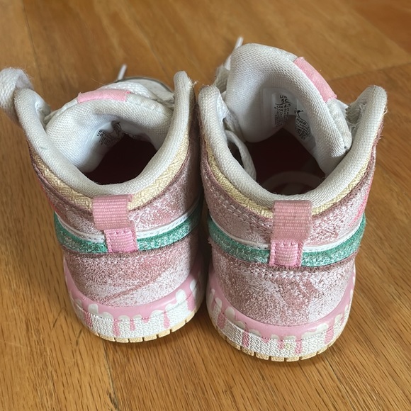 AIR JORDAN 1 MID SE GS 'PAINT DRIP' white, pink ice cream sneakers toddler size - Picture 3 of 6
